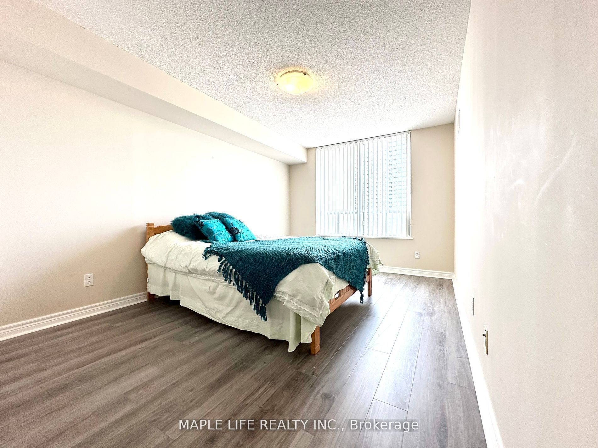28 Empress Avenue 1703 Property Photo 10