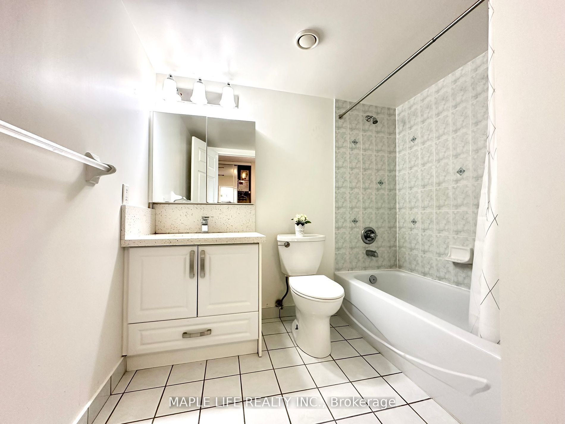 28 Empress Avenue 1703 Property Photo 13