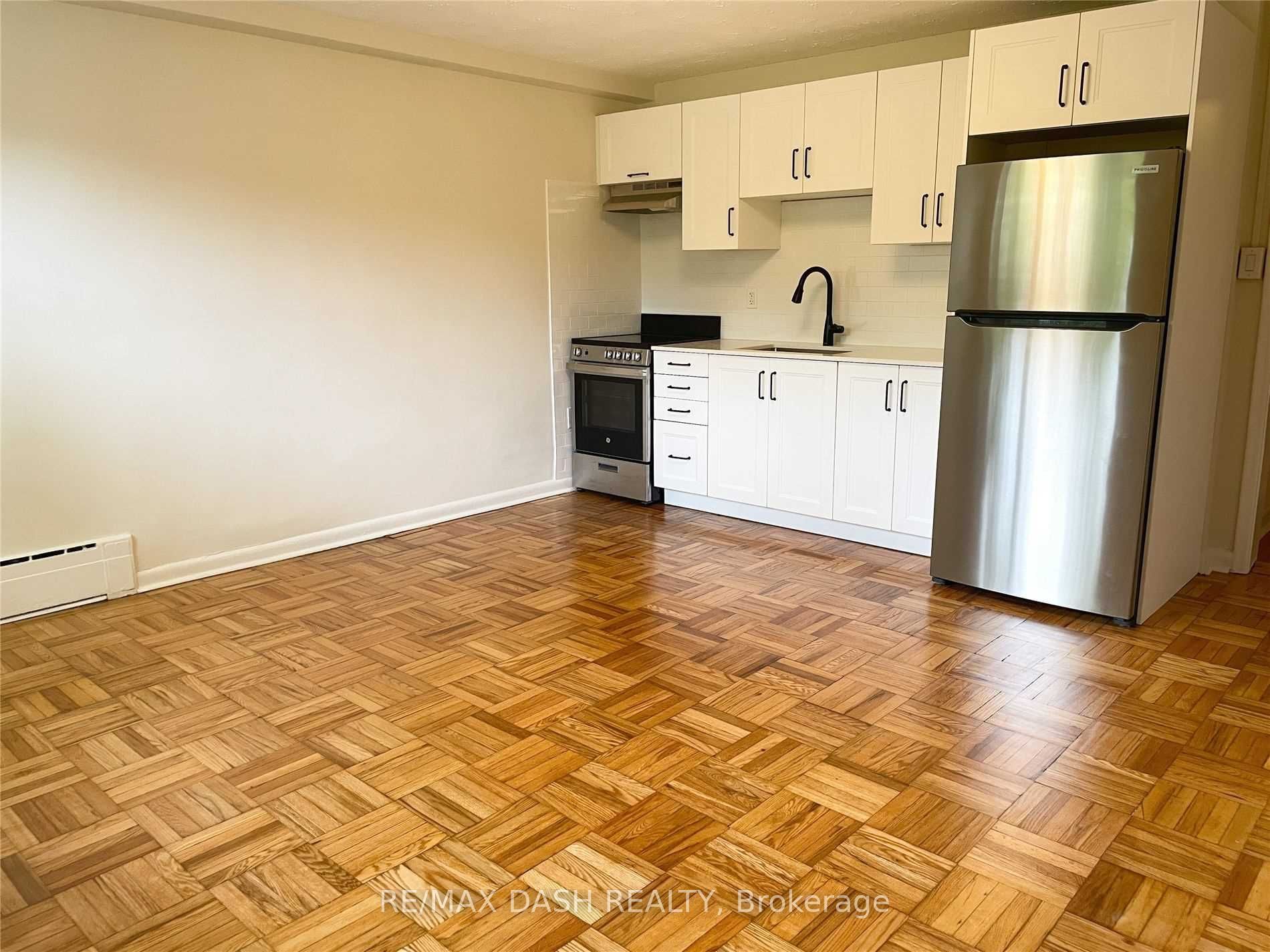 79 Greensides Avenue Lower Property Photo 4