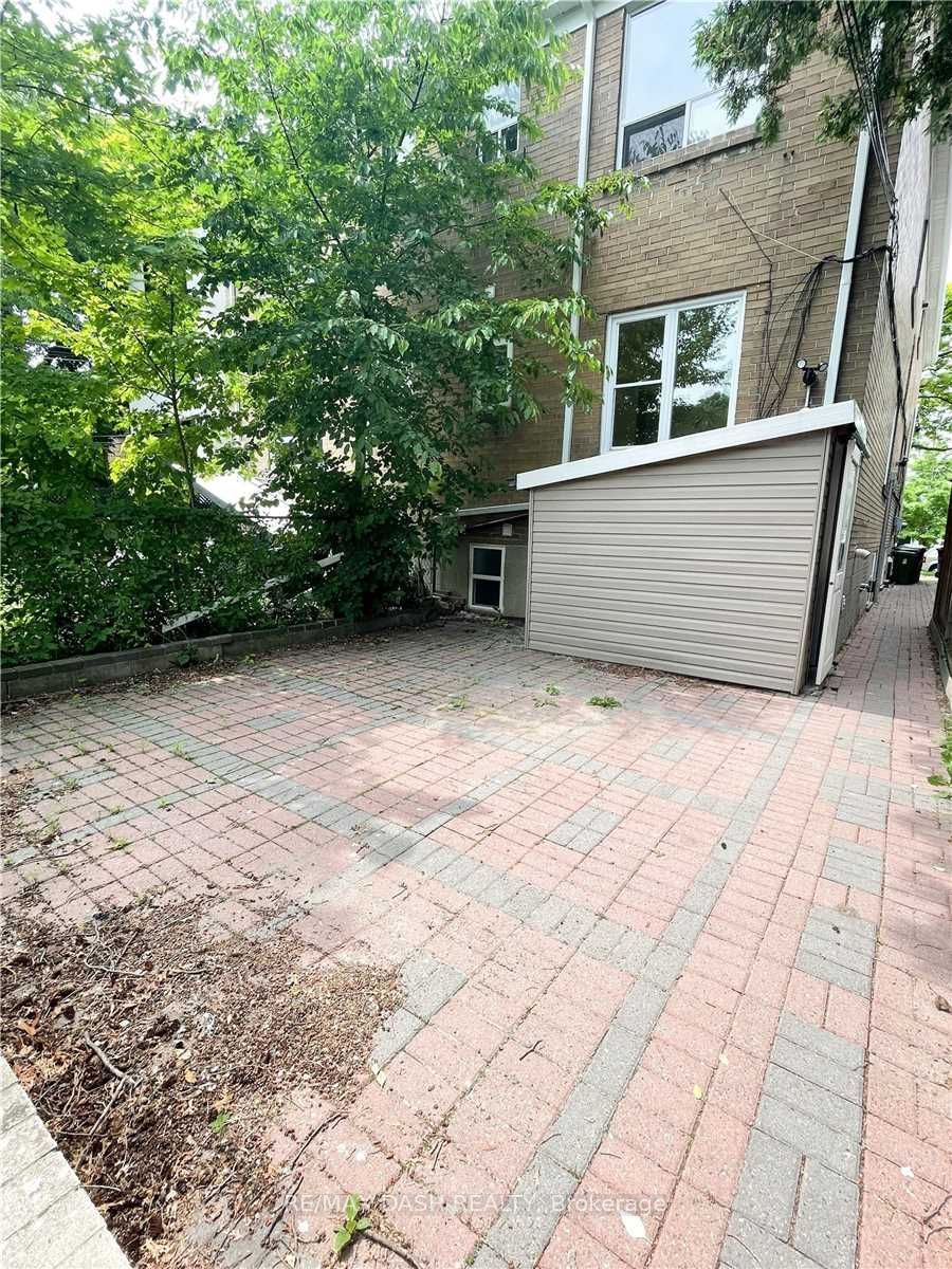 79 Greensides Avenue Lower Property Photo 11
