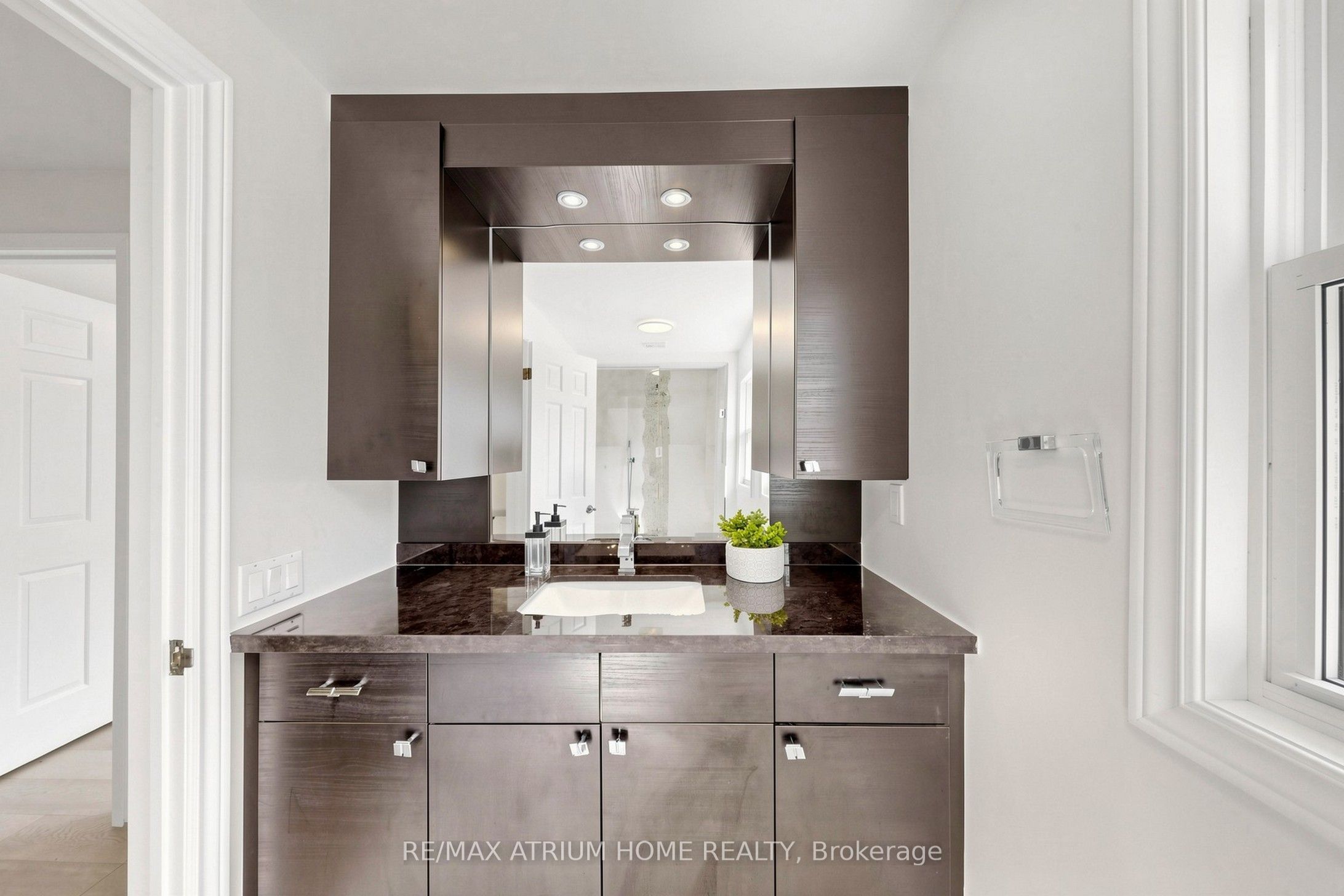 61 Hobart Drive Property Photo 40