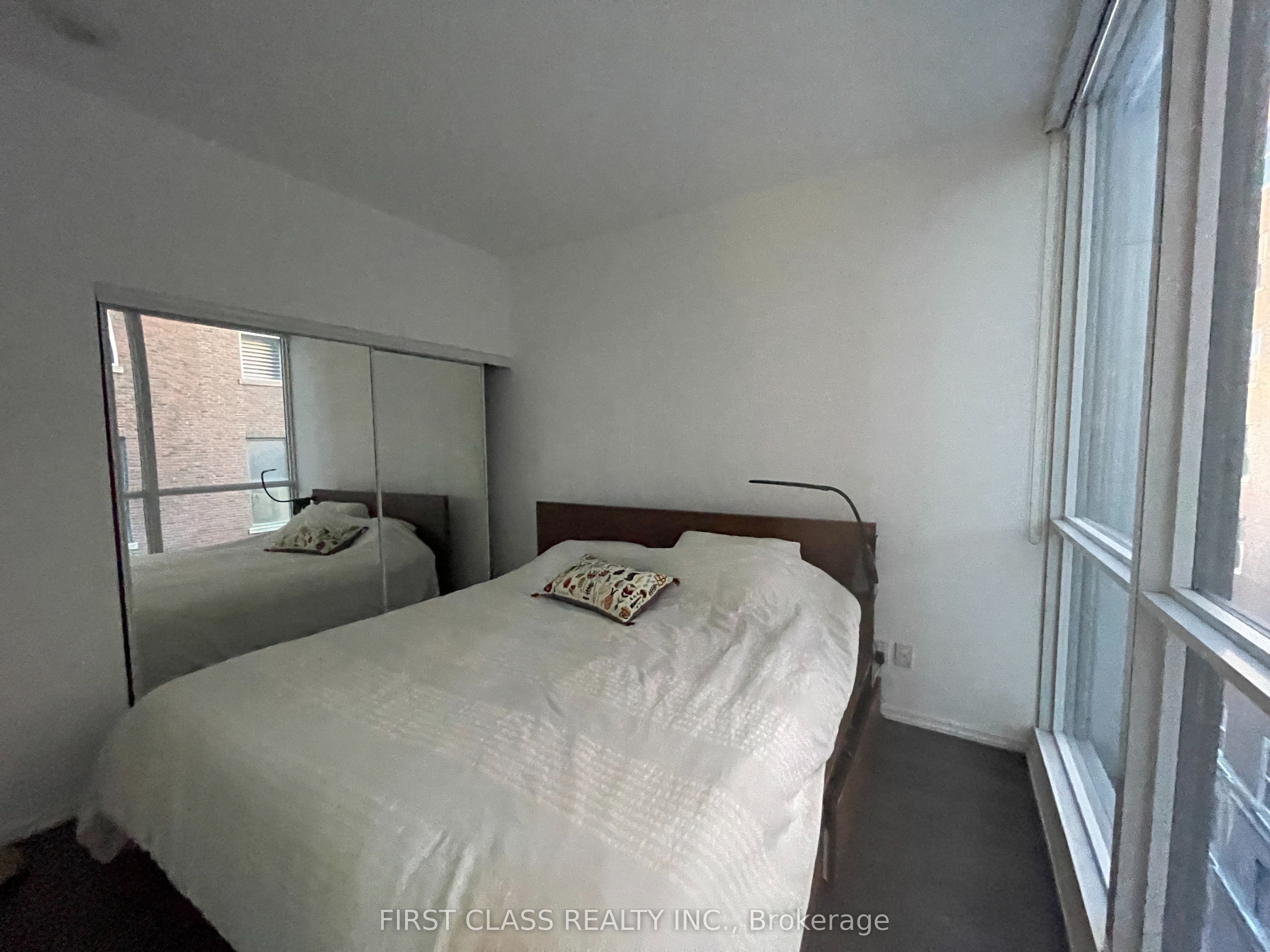 70 Temperance Street 908 Property Photo 9