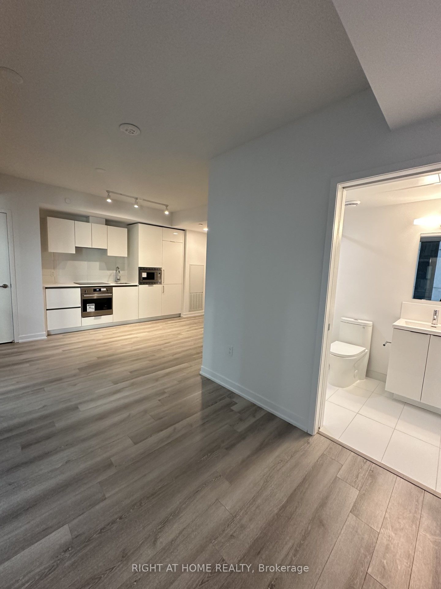 121 St Patrick Street 417 Property Photo 6