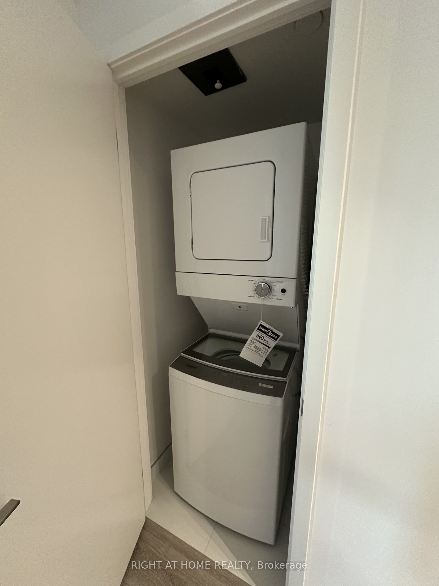 121 St Patrick Street 417 Property Photo 9