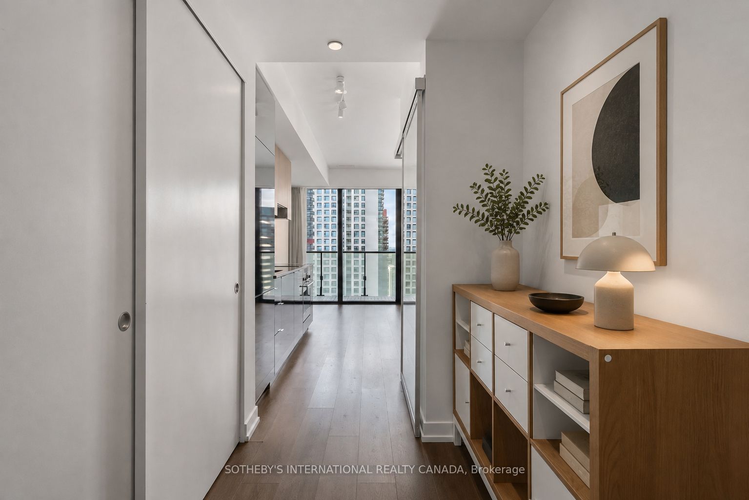 161 Roehampton Avenue 3001 Property Photo 3