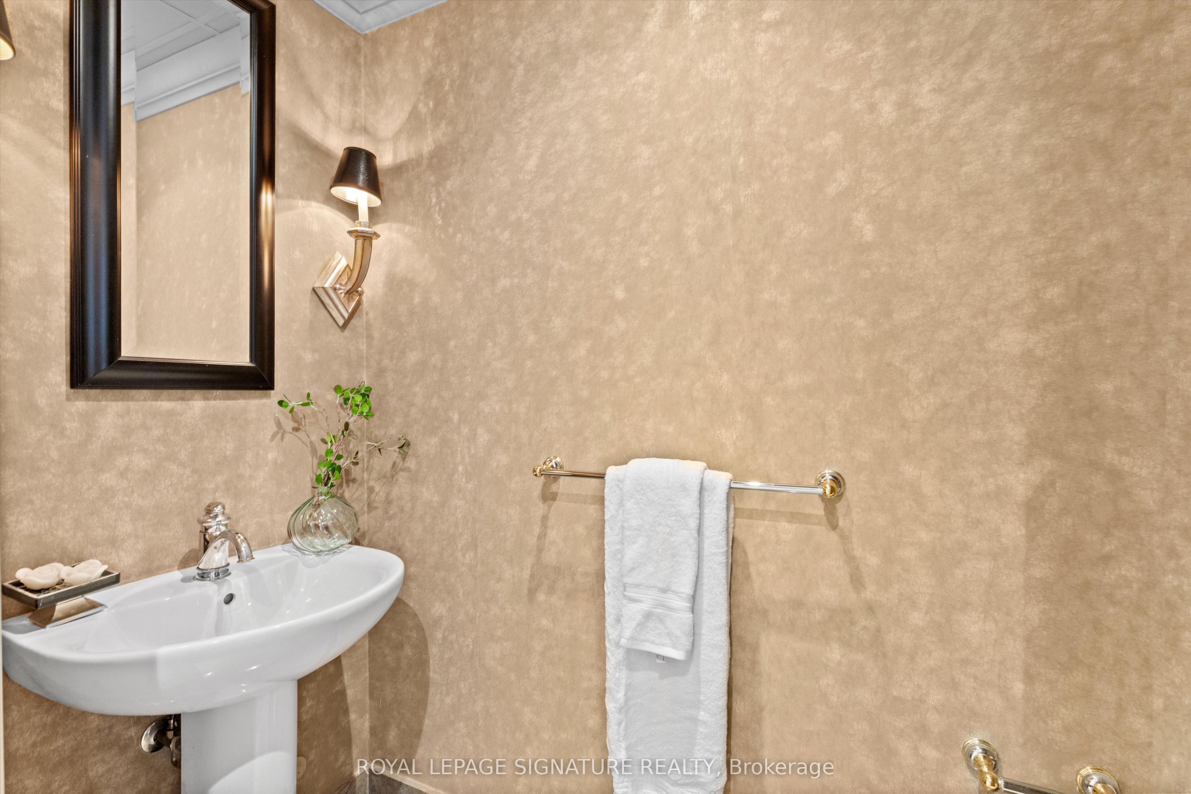 33 Delisle Avenue 108 Property Photo 18