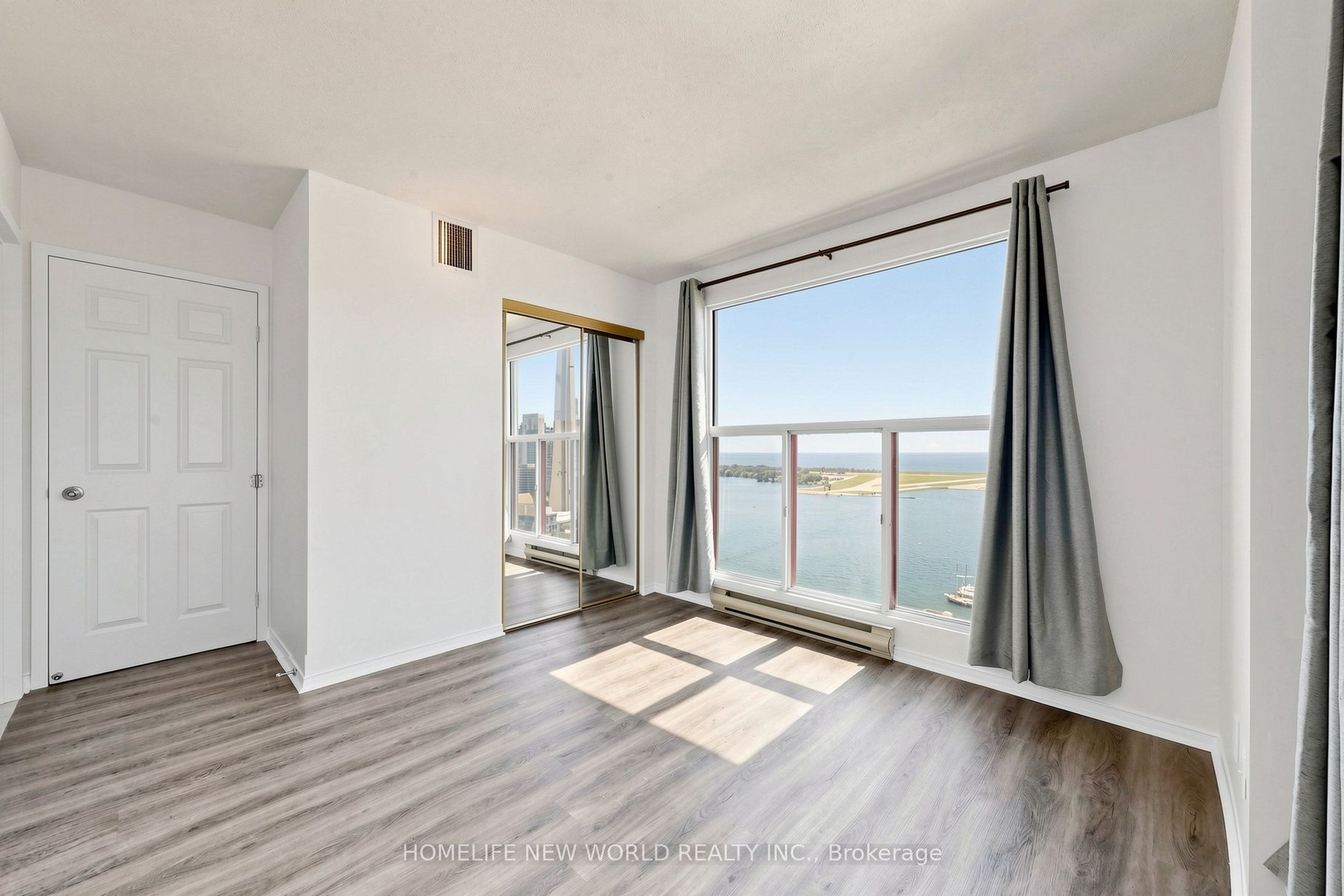 99 Harbour Square 3512 Property Photo 23