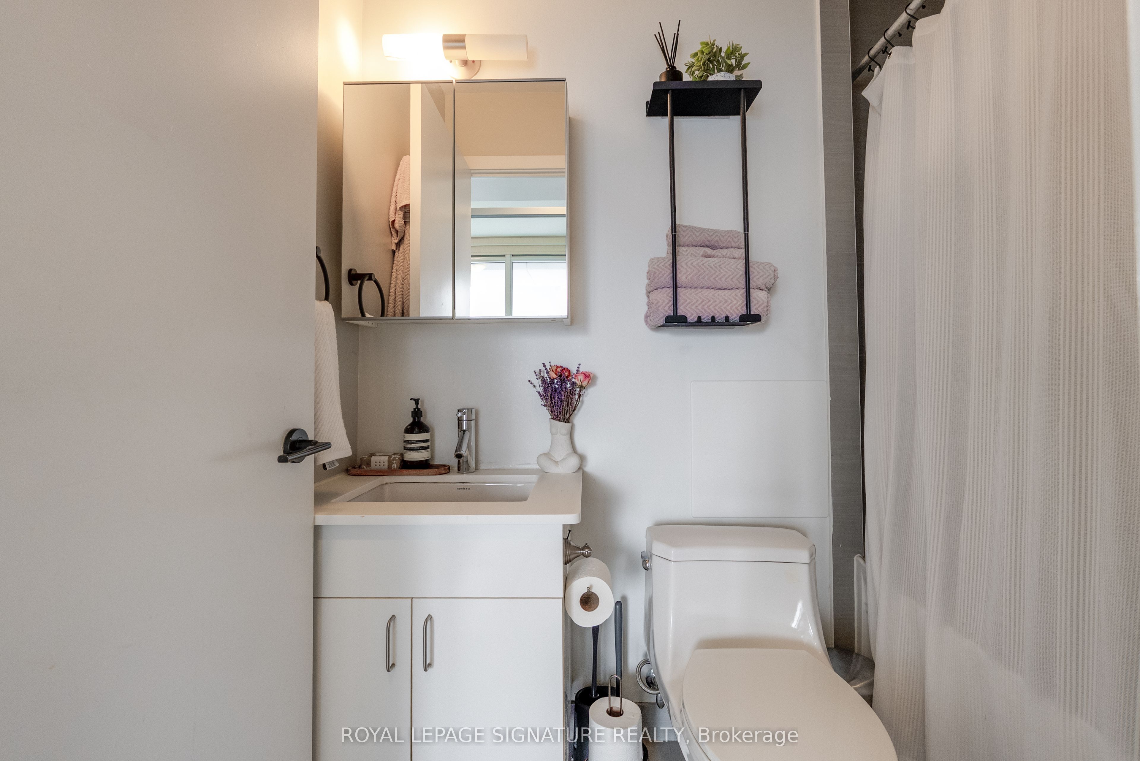426 University Avenue 2503 Property Photo 12
