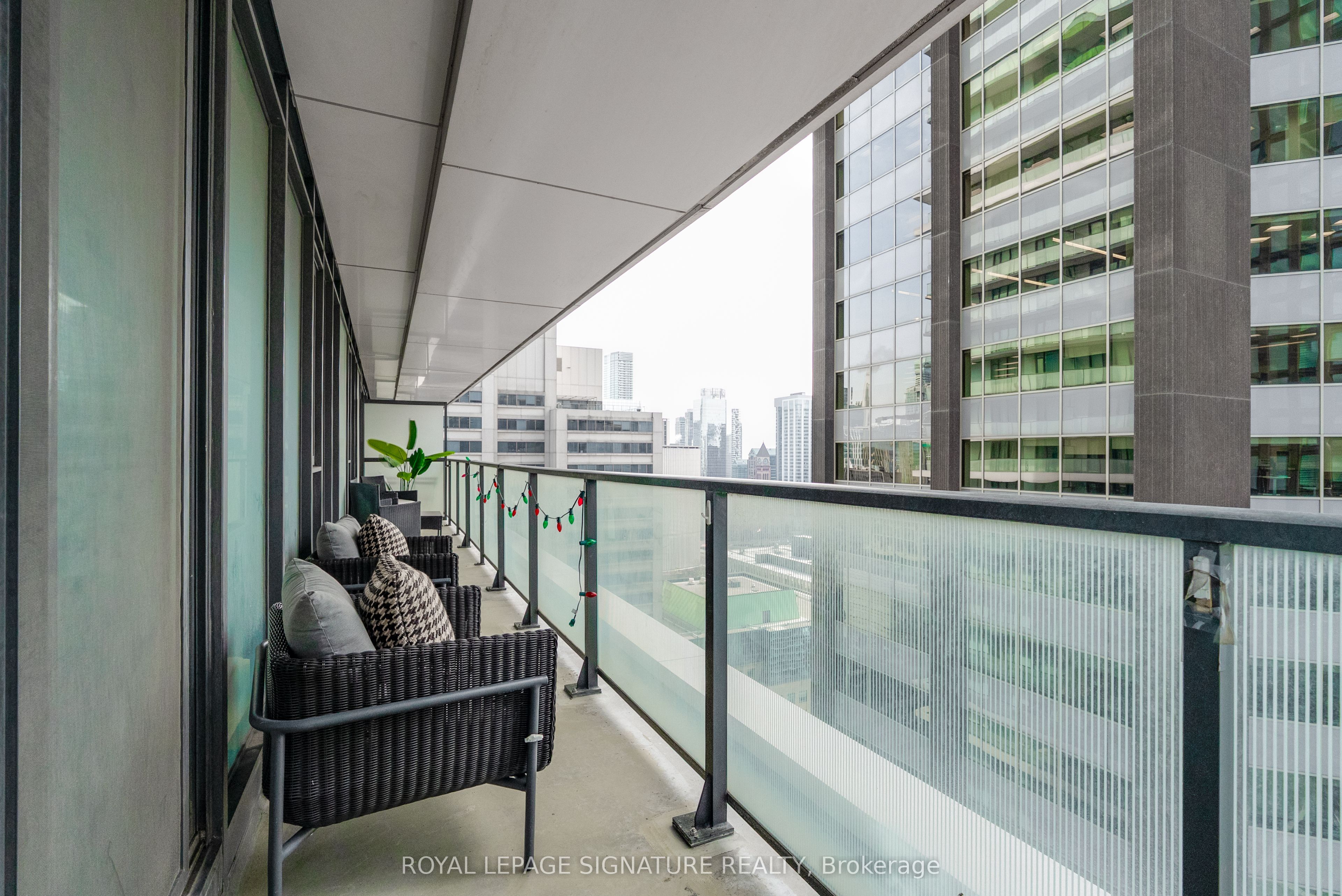 426 University Avenue 2503 Property Photo 16