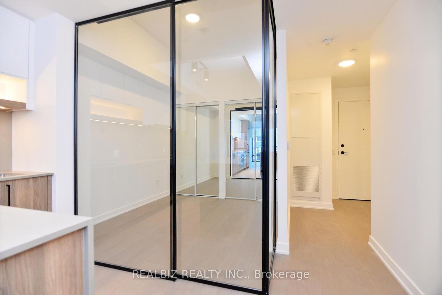 91 Montclair Avenue 823 Property Photo 15