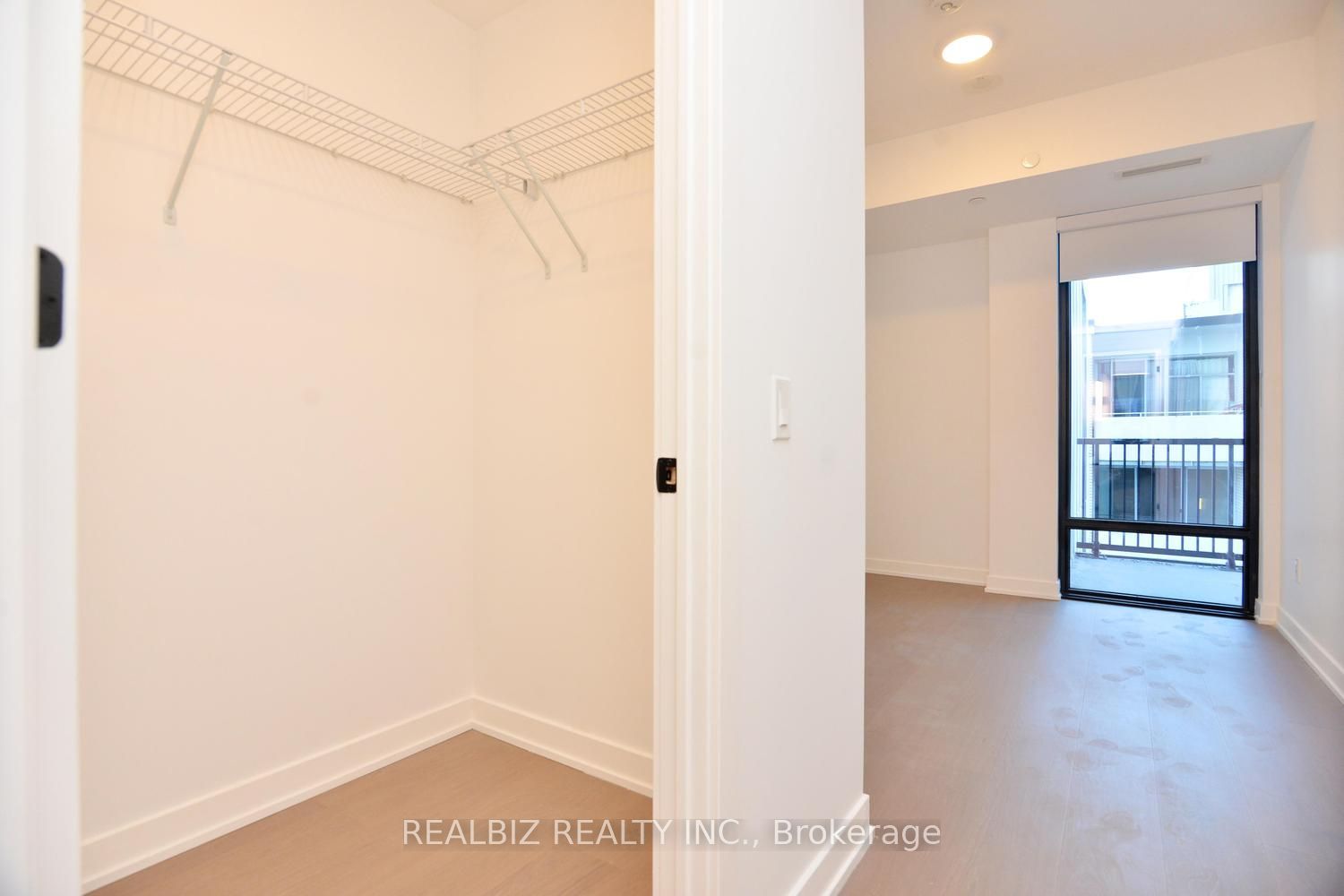 91 Montclair Avenue 823 Property Photo 20