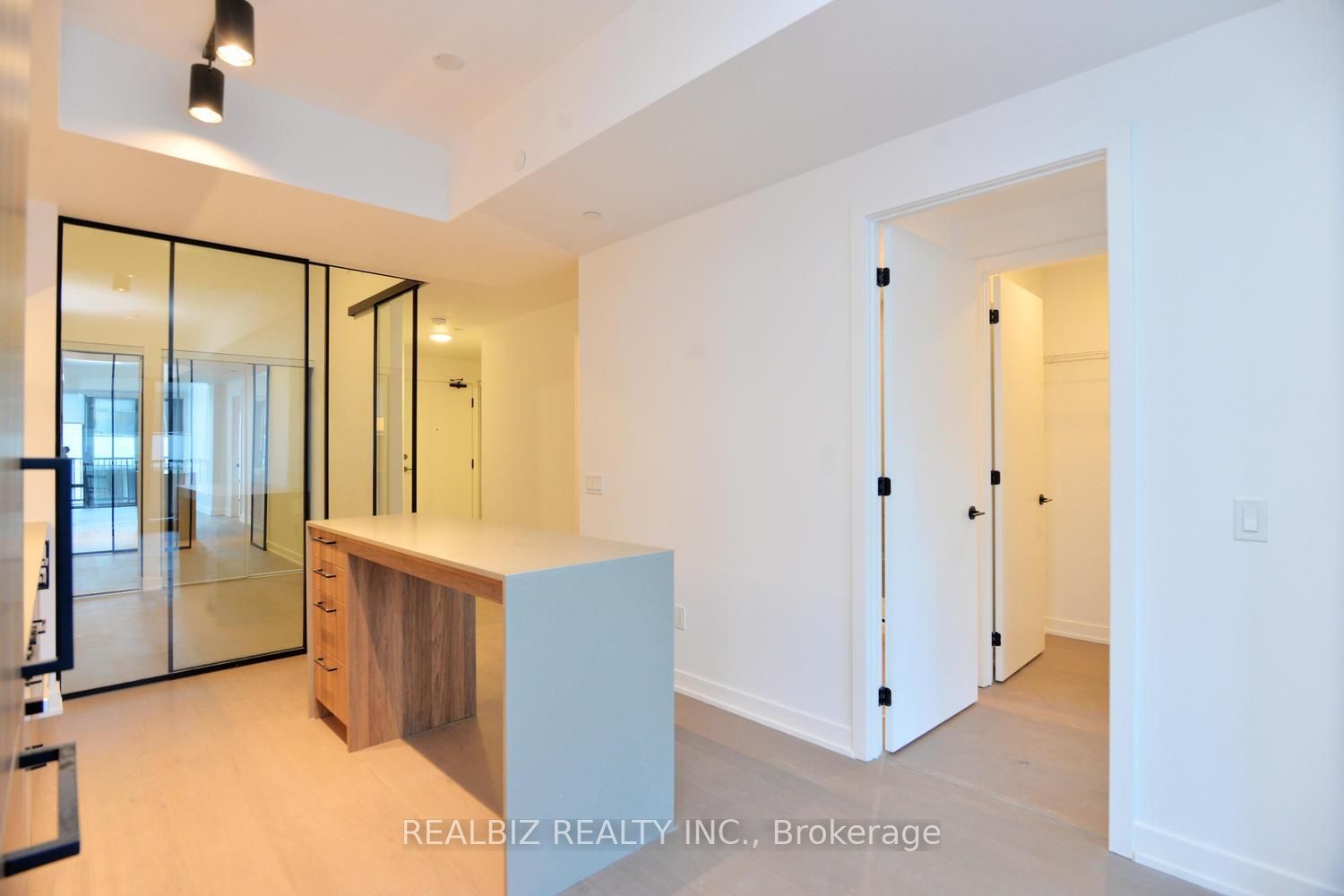 91 Montclair Avenue 823 Property Photo 32