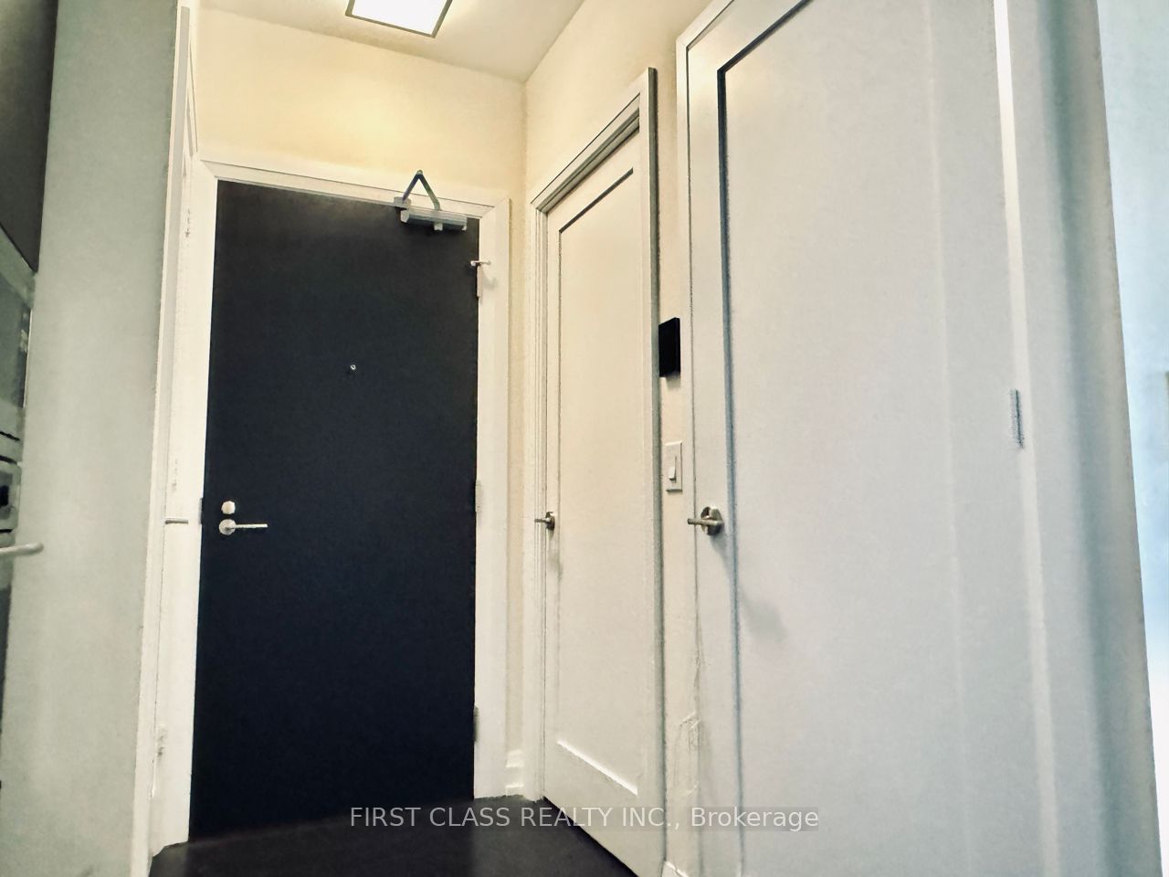 2 Anndale Drive 906 Property Photo 8