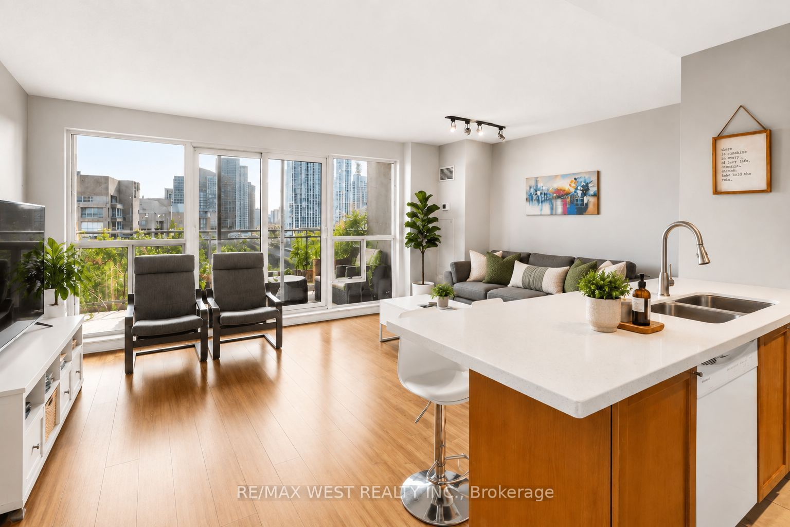 410 Queens Quay W 1104 Property Photo 11