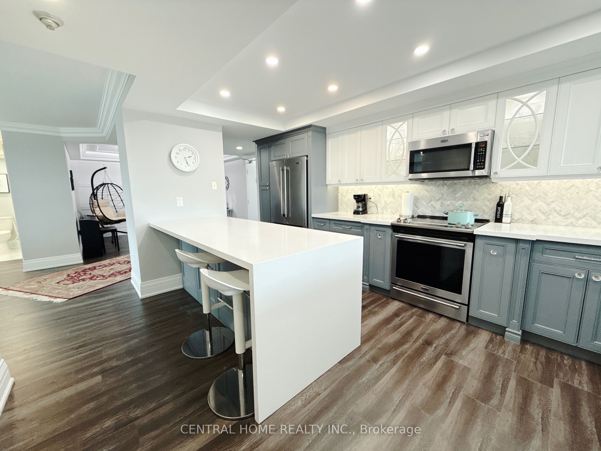 55 Skymark Drive 2703