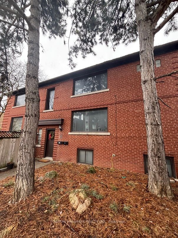 97 Oriole Parkway