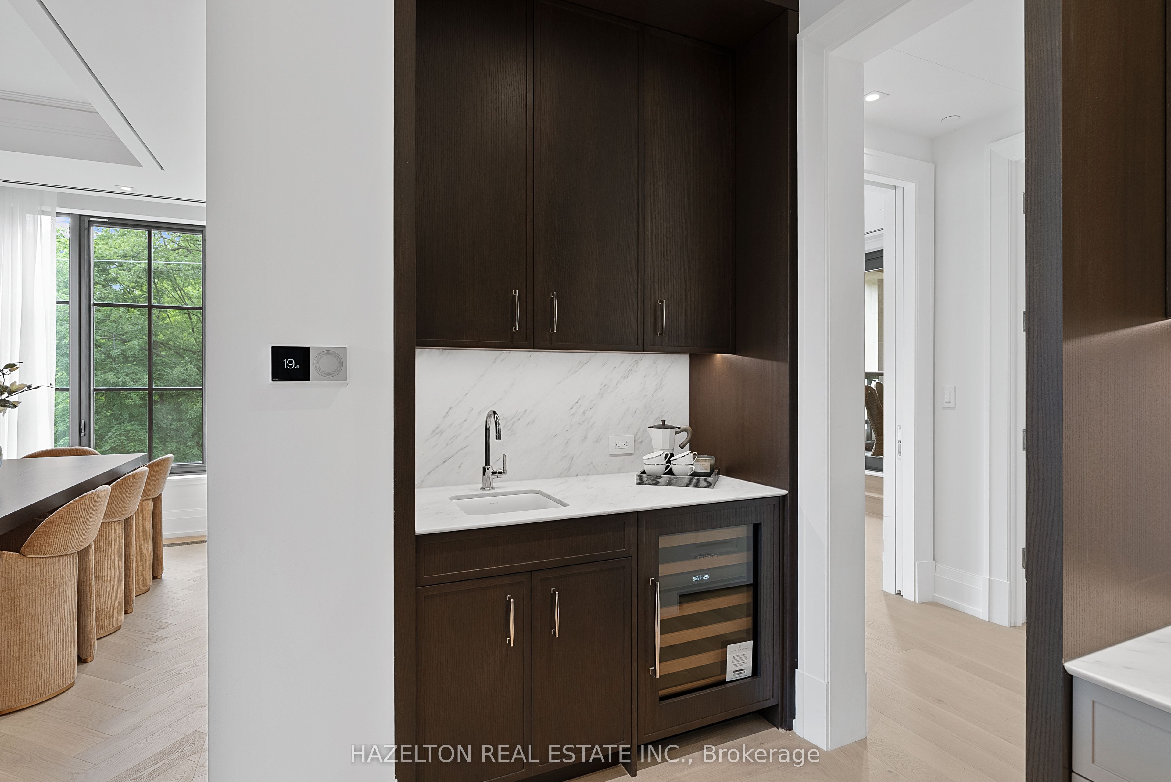 77 Clarendon Avenue 205 Property Photo 11