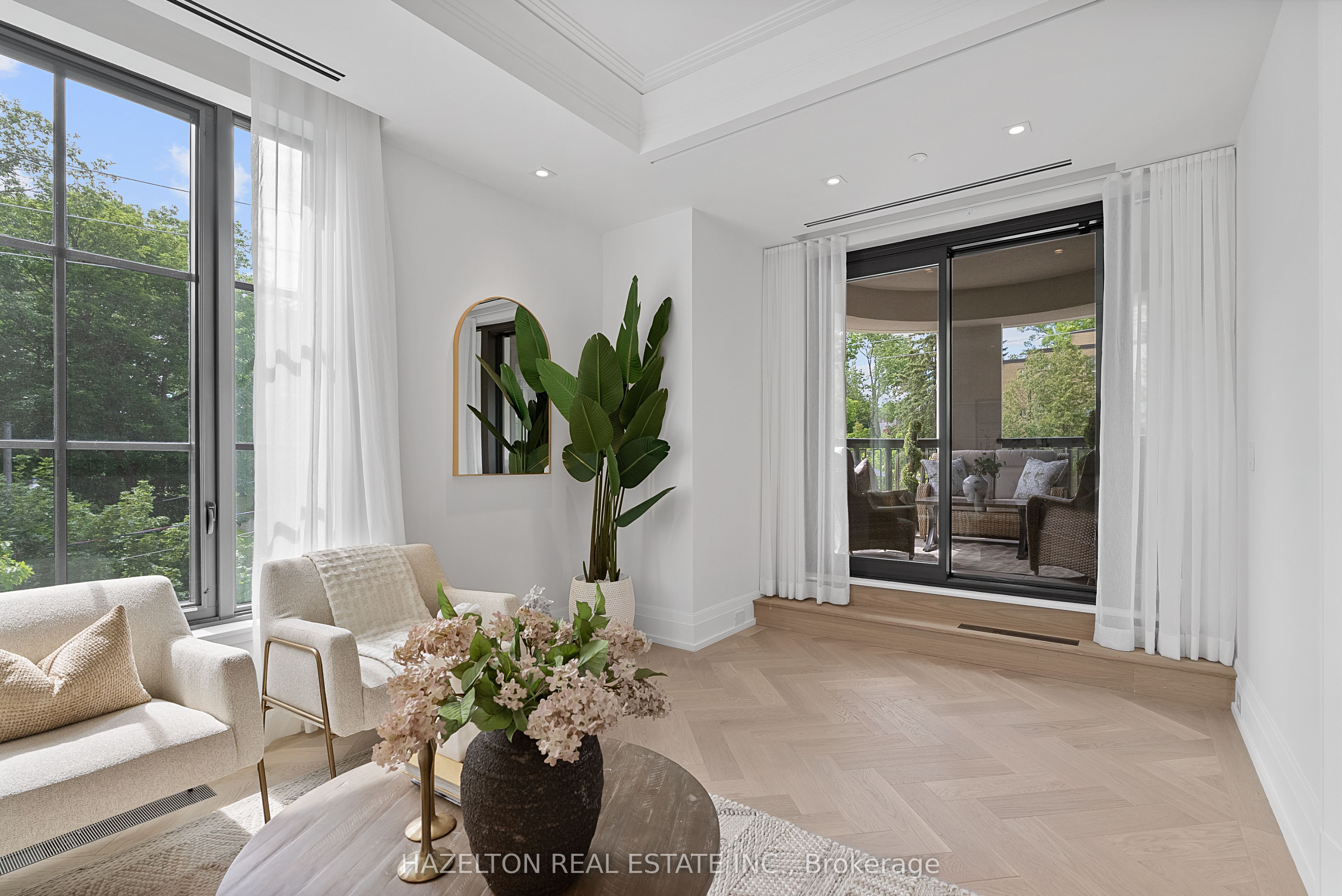 77 Clarendon Avenue 205 Property Photo 13