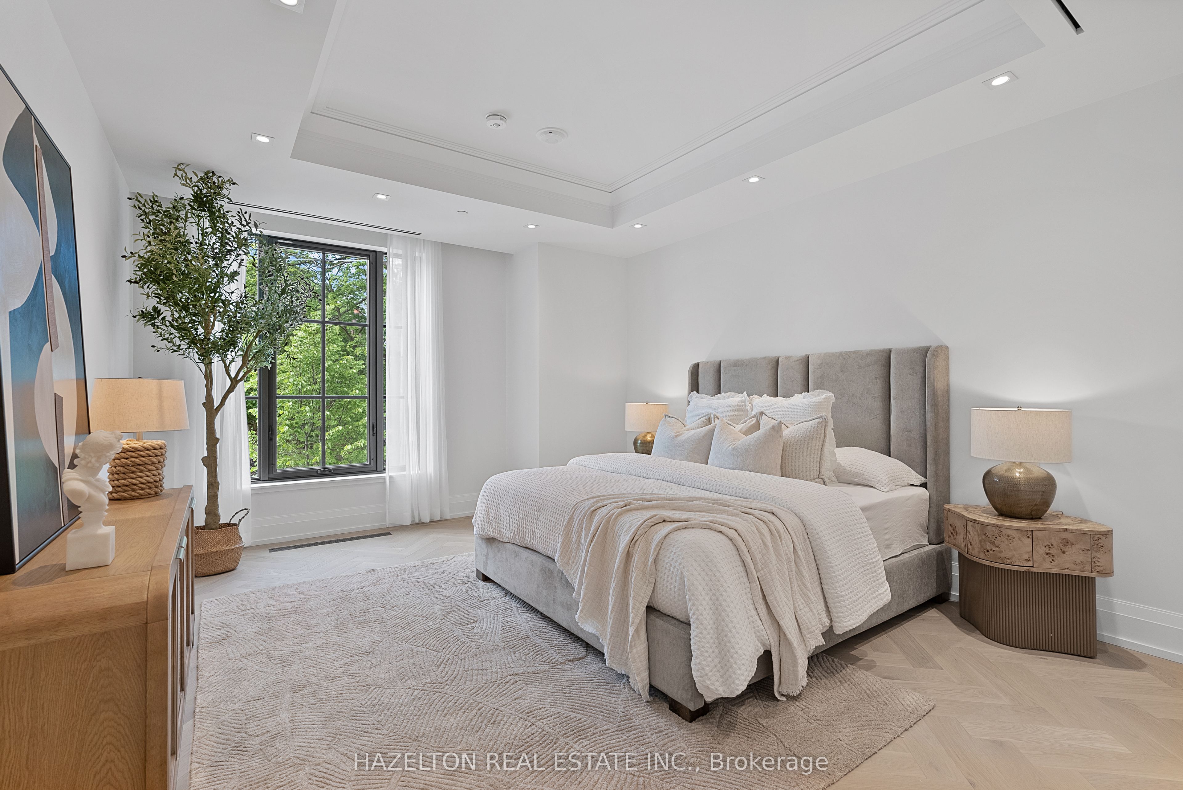 77 Clarendon Avenue 205 Property Photo 14