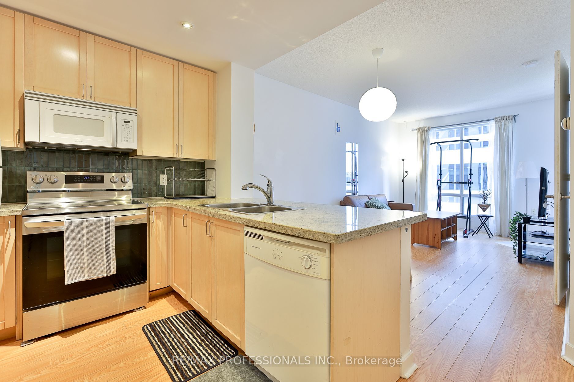 85 Bloor Street E 1608 Property Photo 5