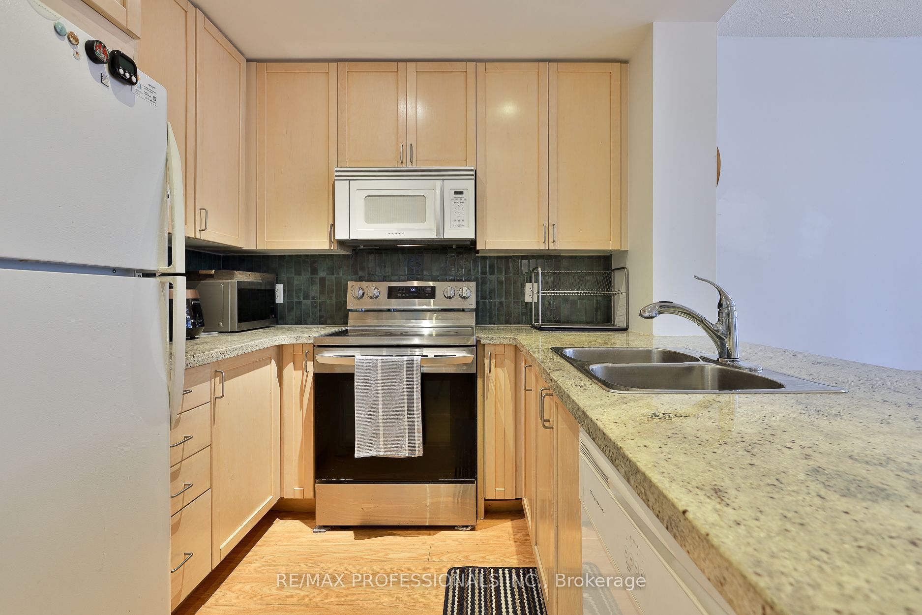 85 Bloor Street E 1608 Property Photo 6