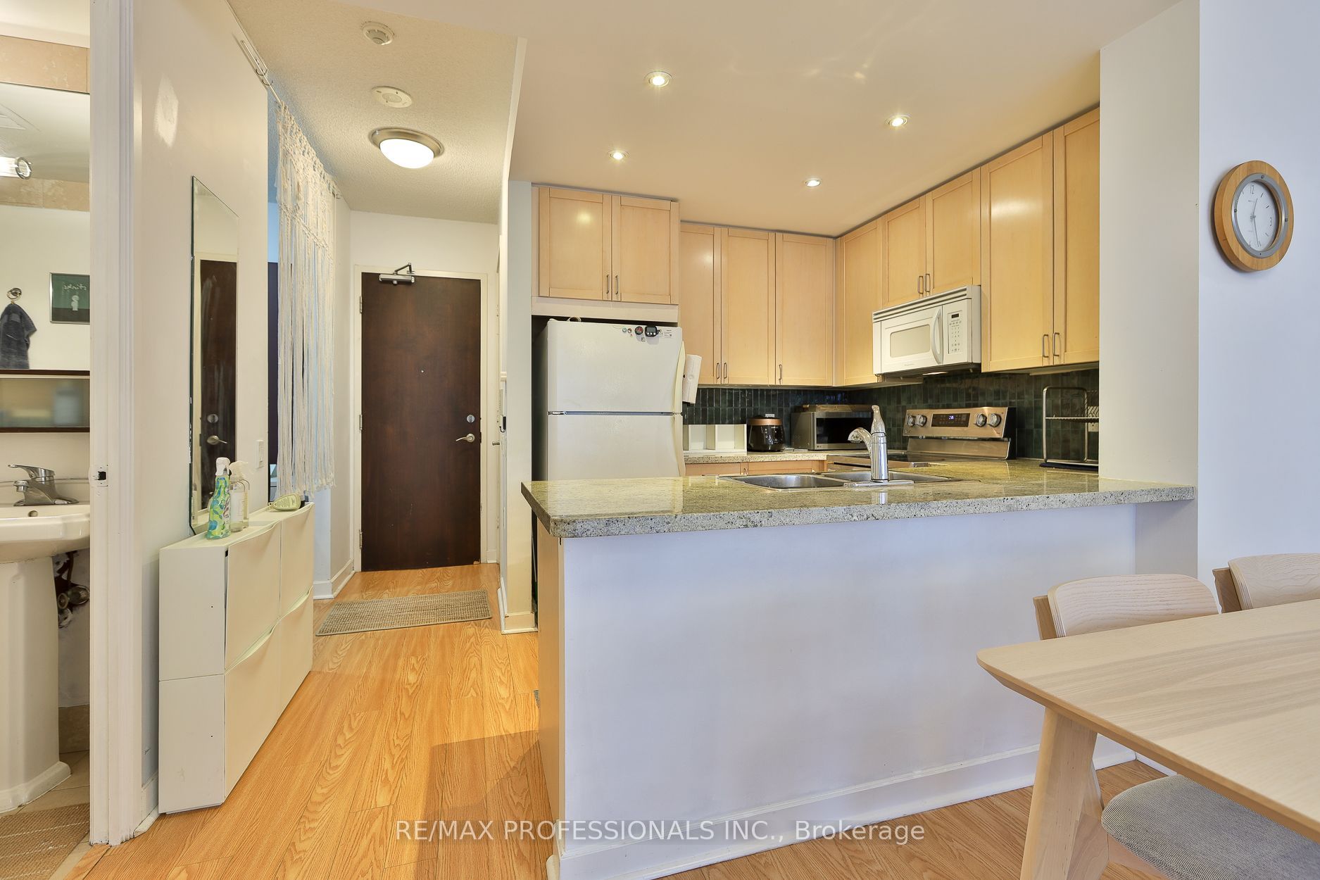85 Bloor Street E 1608 Property Photo 8