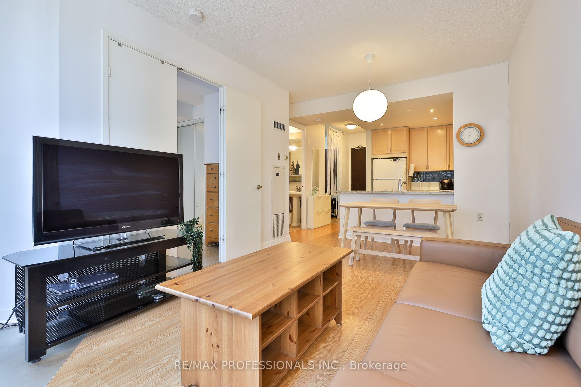 85 Bloor Street E 1608 Property Photo 16