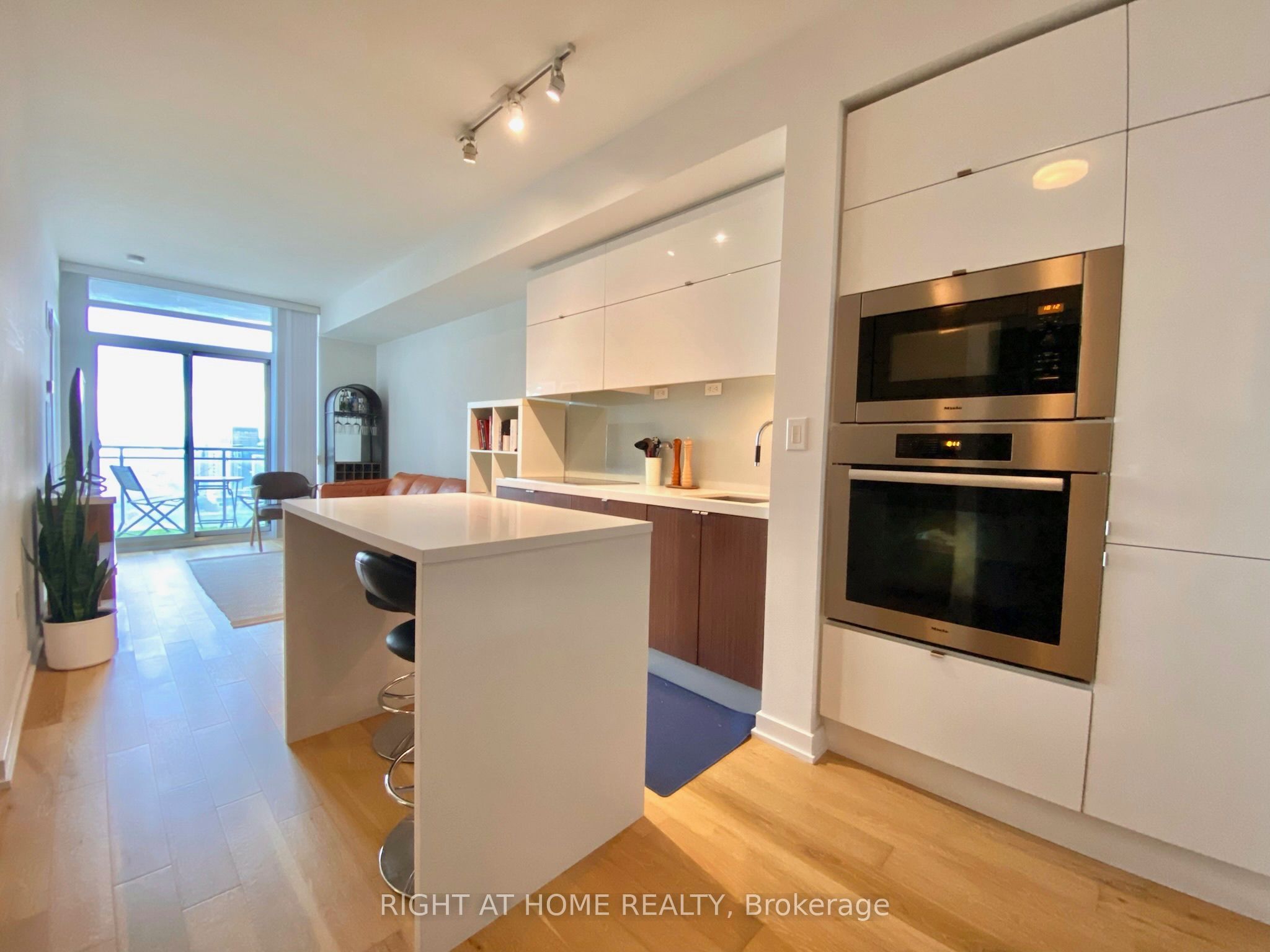 21 Iceboat Terrace 4011 Property Photo 1
