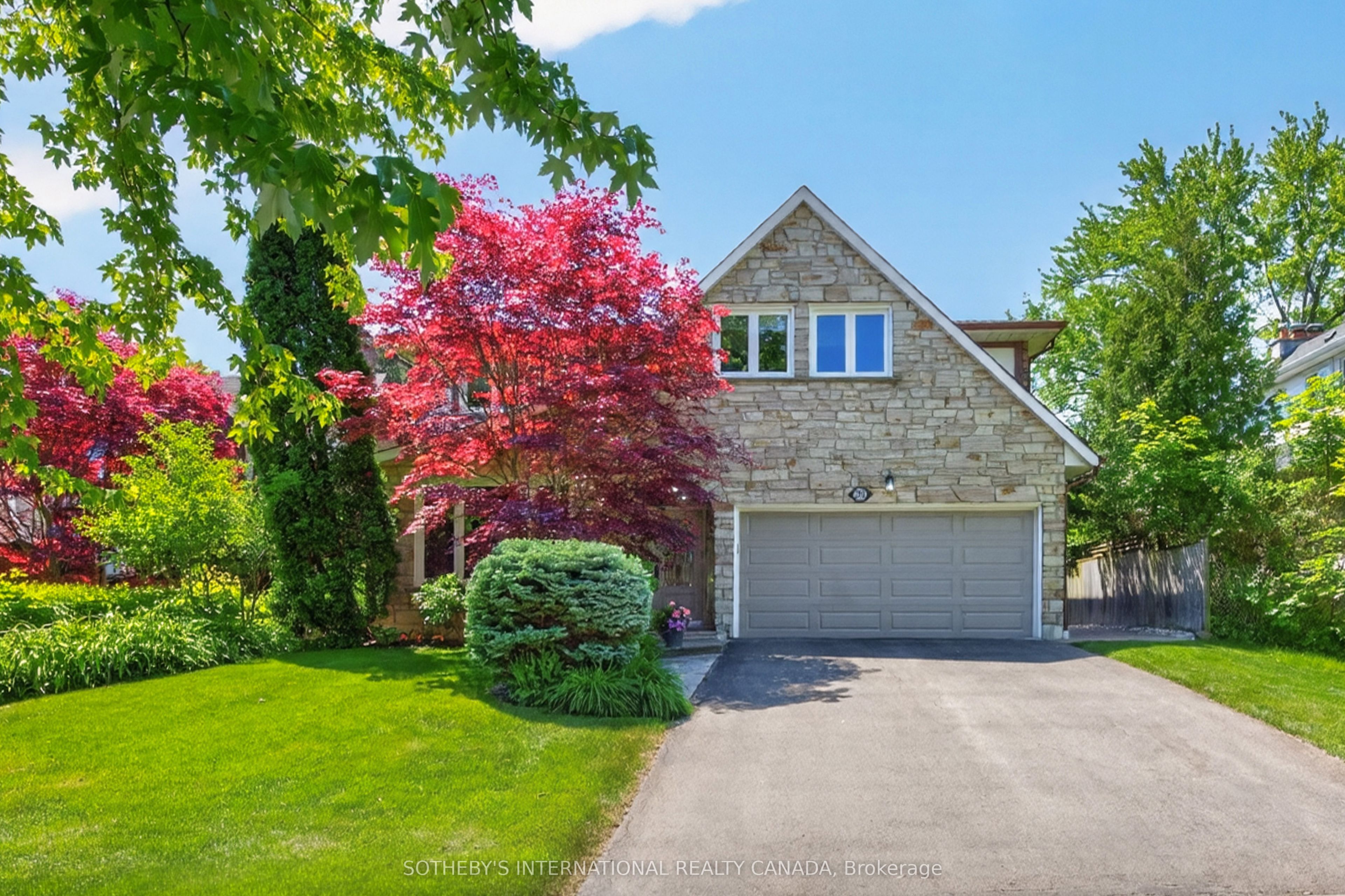 25 Gossamer Avenue