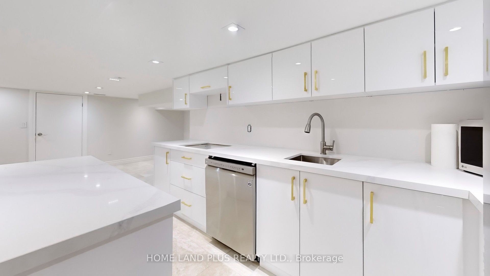 1841 Avenue Road Property Photo 28