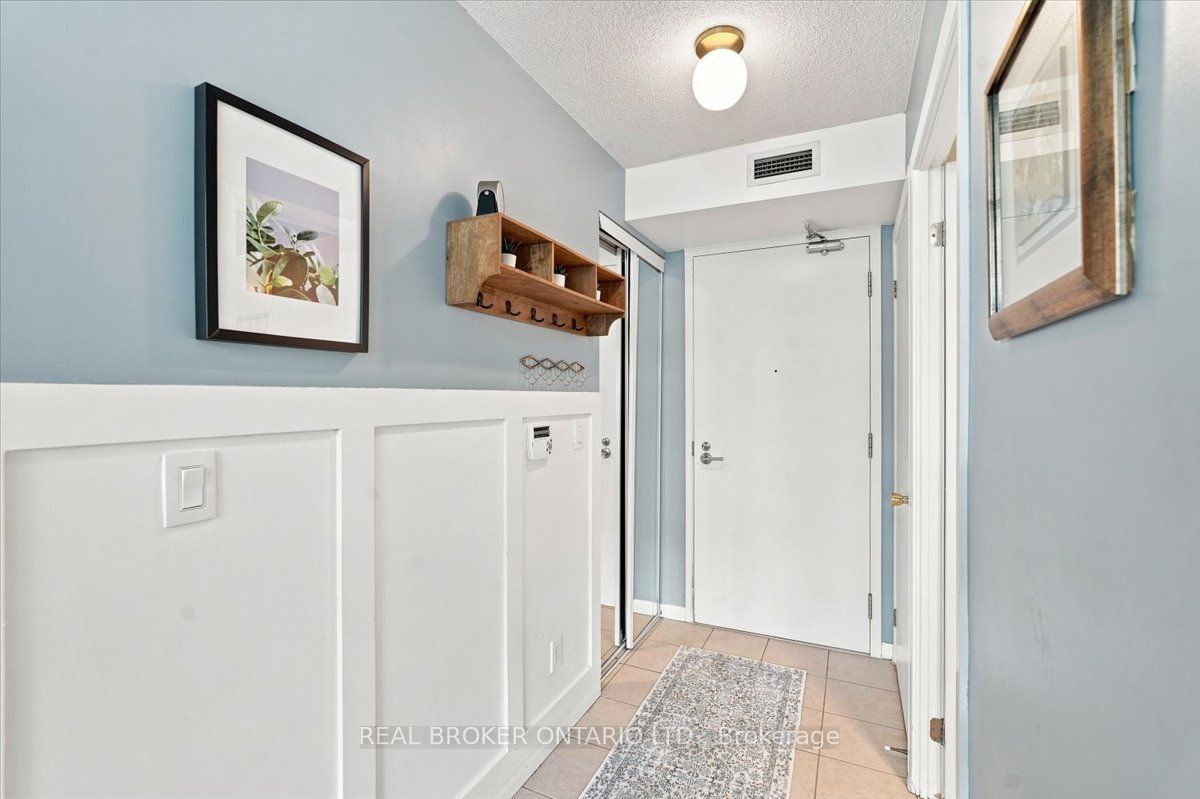 209 Fort York Boulevard 1468 Property Photo 4