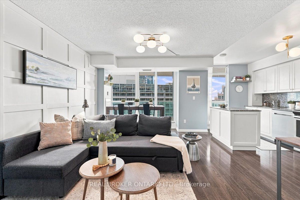 209 Fort York Boulevard 1468 Property Photo 5