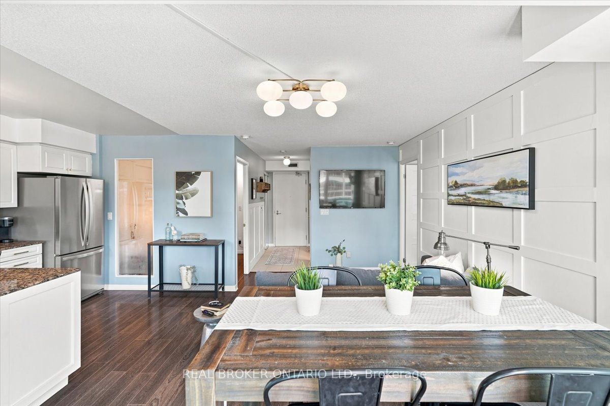 209 Fort York Boulevard 1468 Property Photo 8