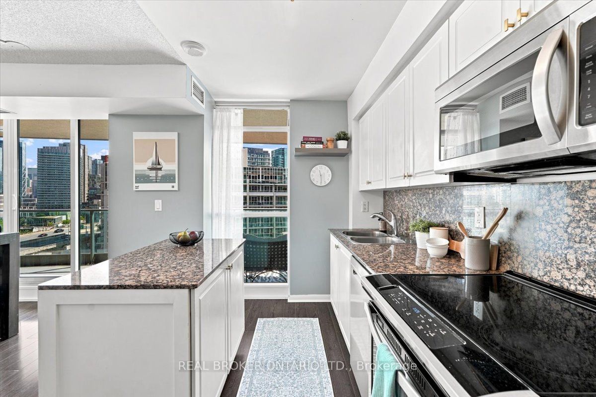 209 Fort York Boulevard 1468 Property Photo 11