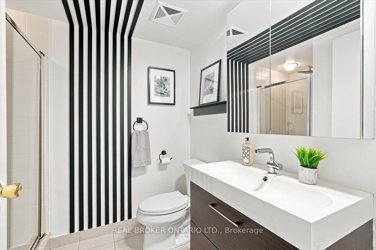 209 Fort York Boulevard 1468 Property Photo 12