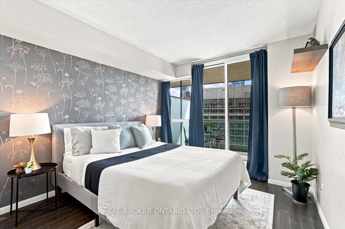 209 Fort York Boulevard 1468 Property Photo 14