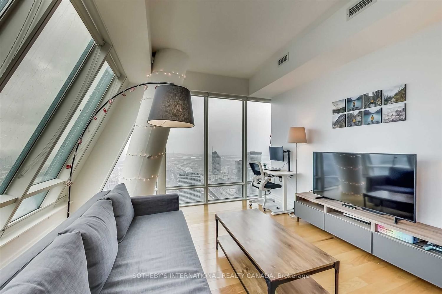 8 The Esplanade 5505 Property Photo 1