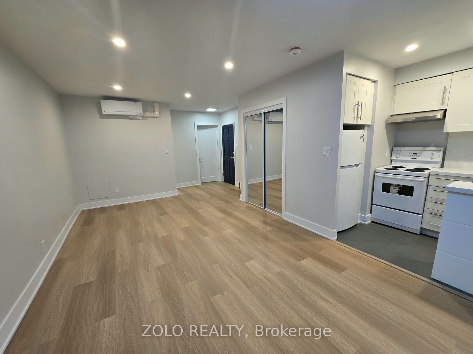 3525 Bathurst Street N #1 Property Photo 4