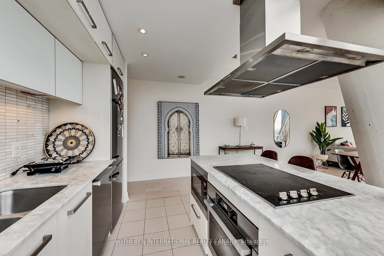 8 The Esplanade 5504 Property Photo 8