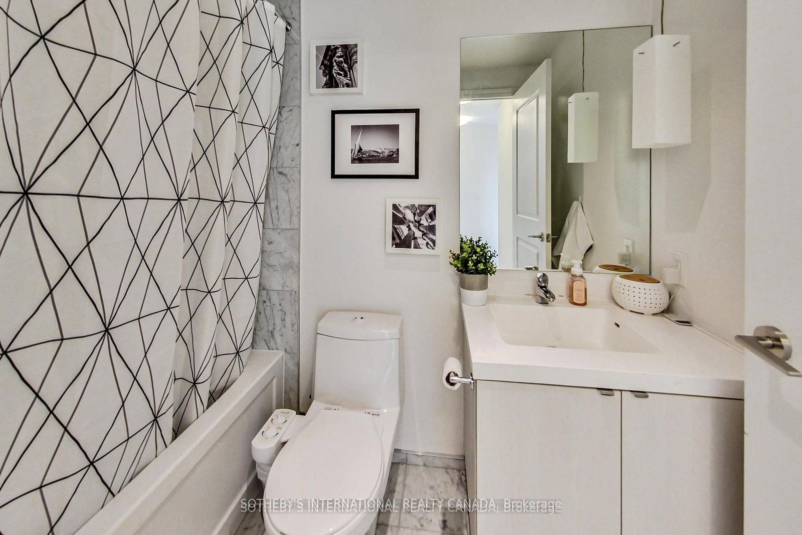8 The Esplanade 5504 Property Photo 27