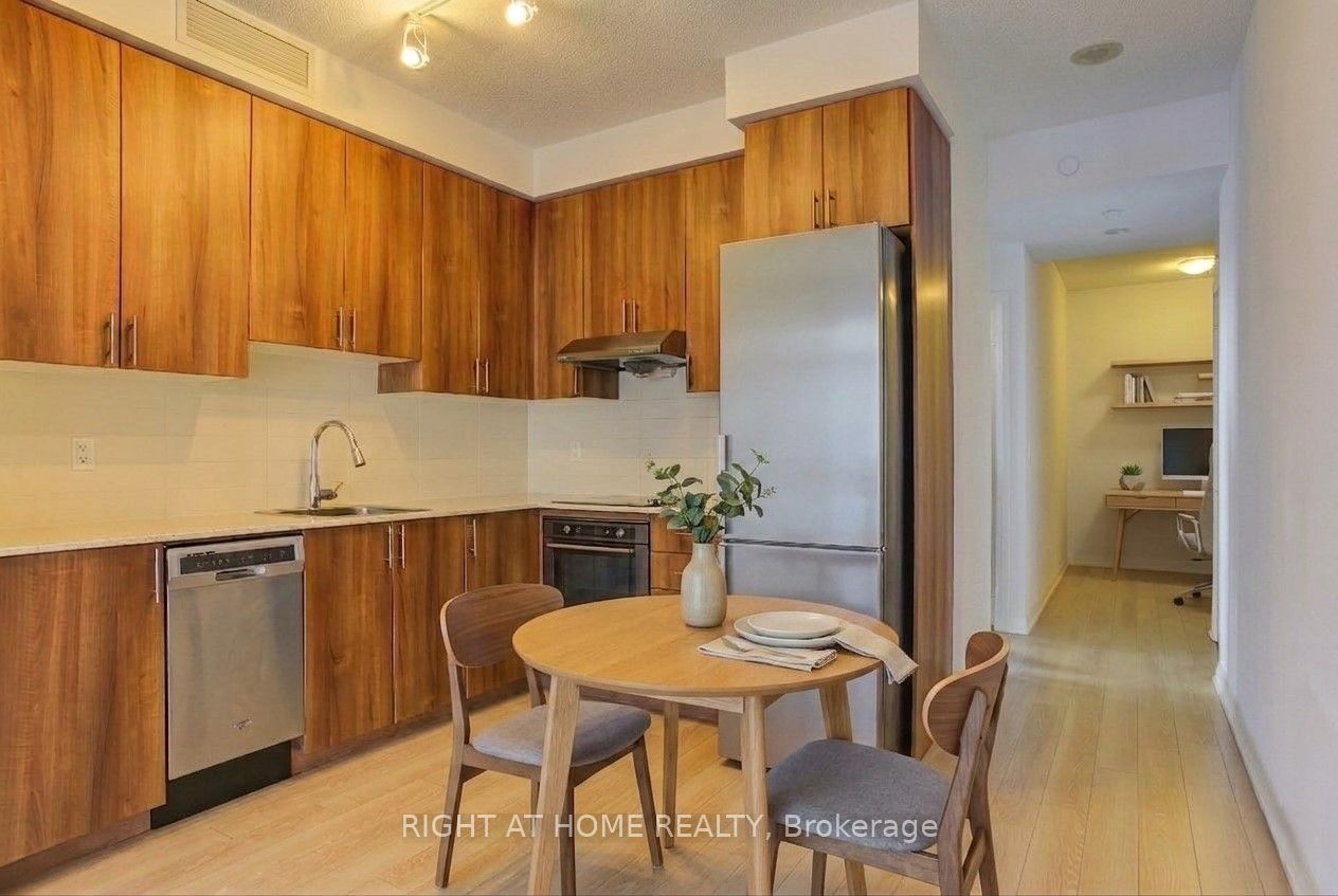 55 Ann O'reilly Road 1702 Property Photo 2