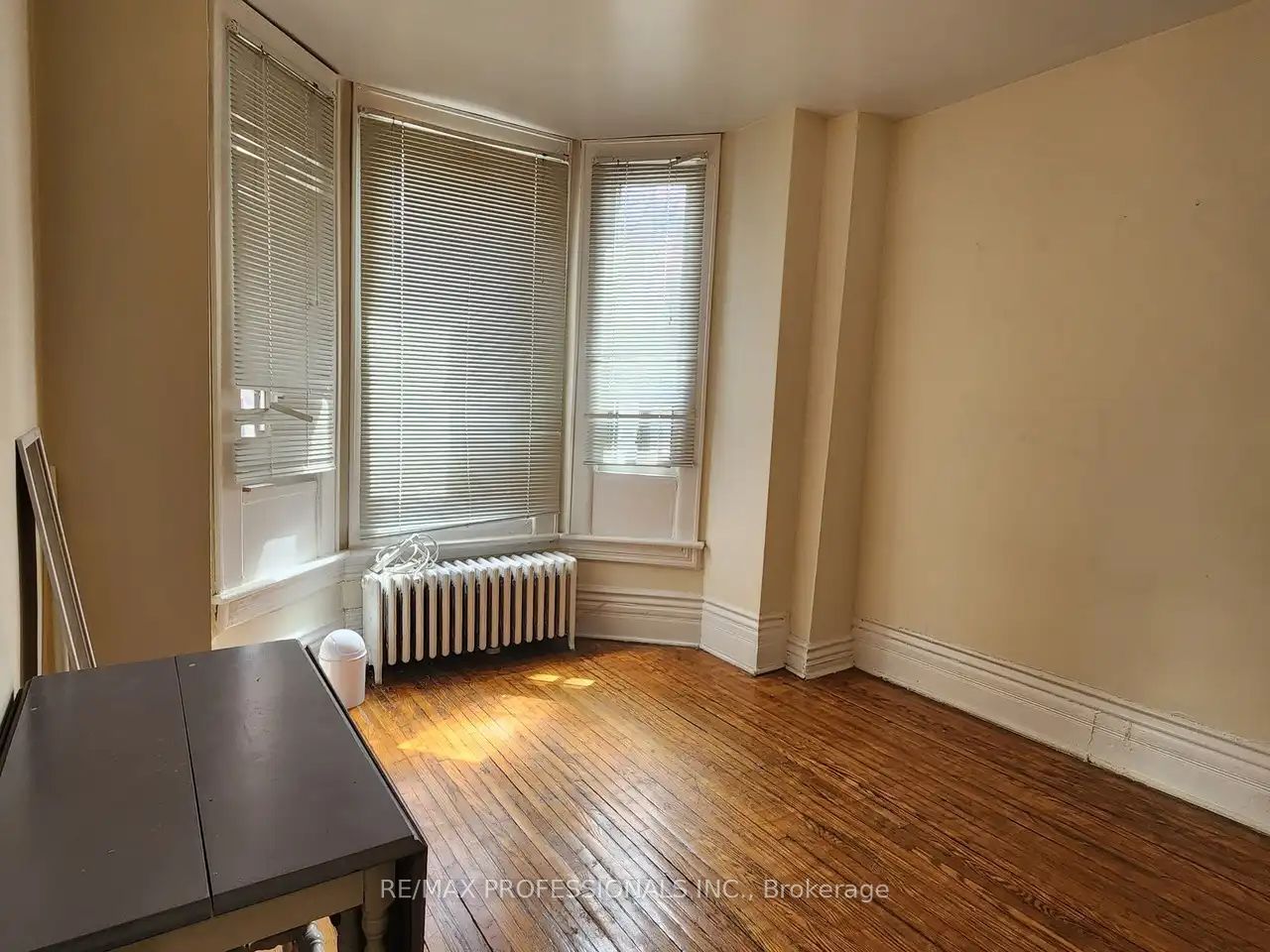 150 Robert Street Main Level Property Photo 2