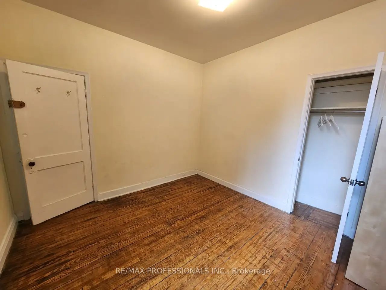 150 Robert Street Main Level Property Photo 4