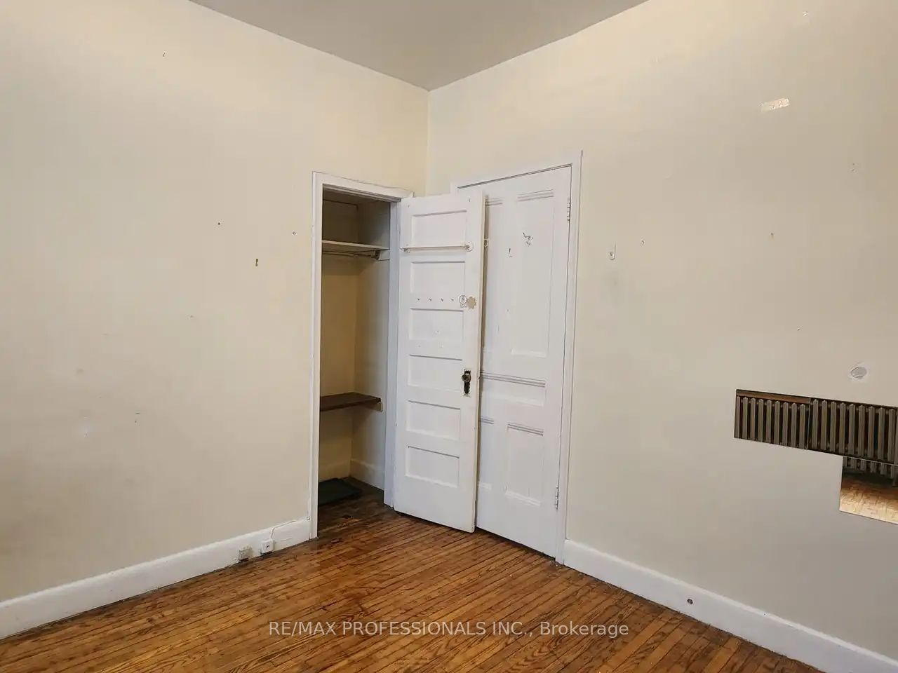 150 Robert Street Main Level Property Photo 6