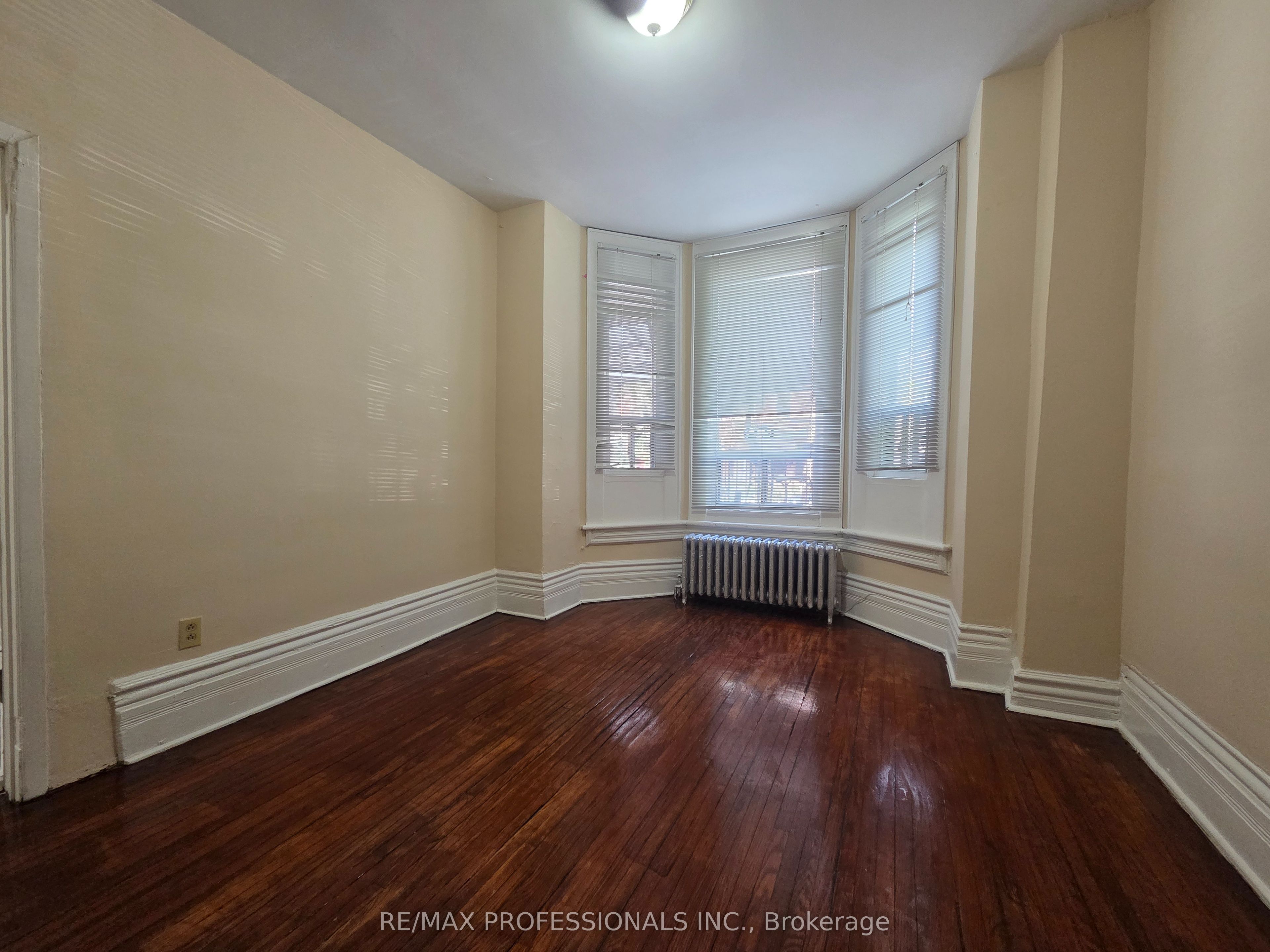 150 Robert Street Main Level Property Photo 6