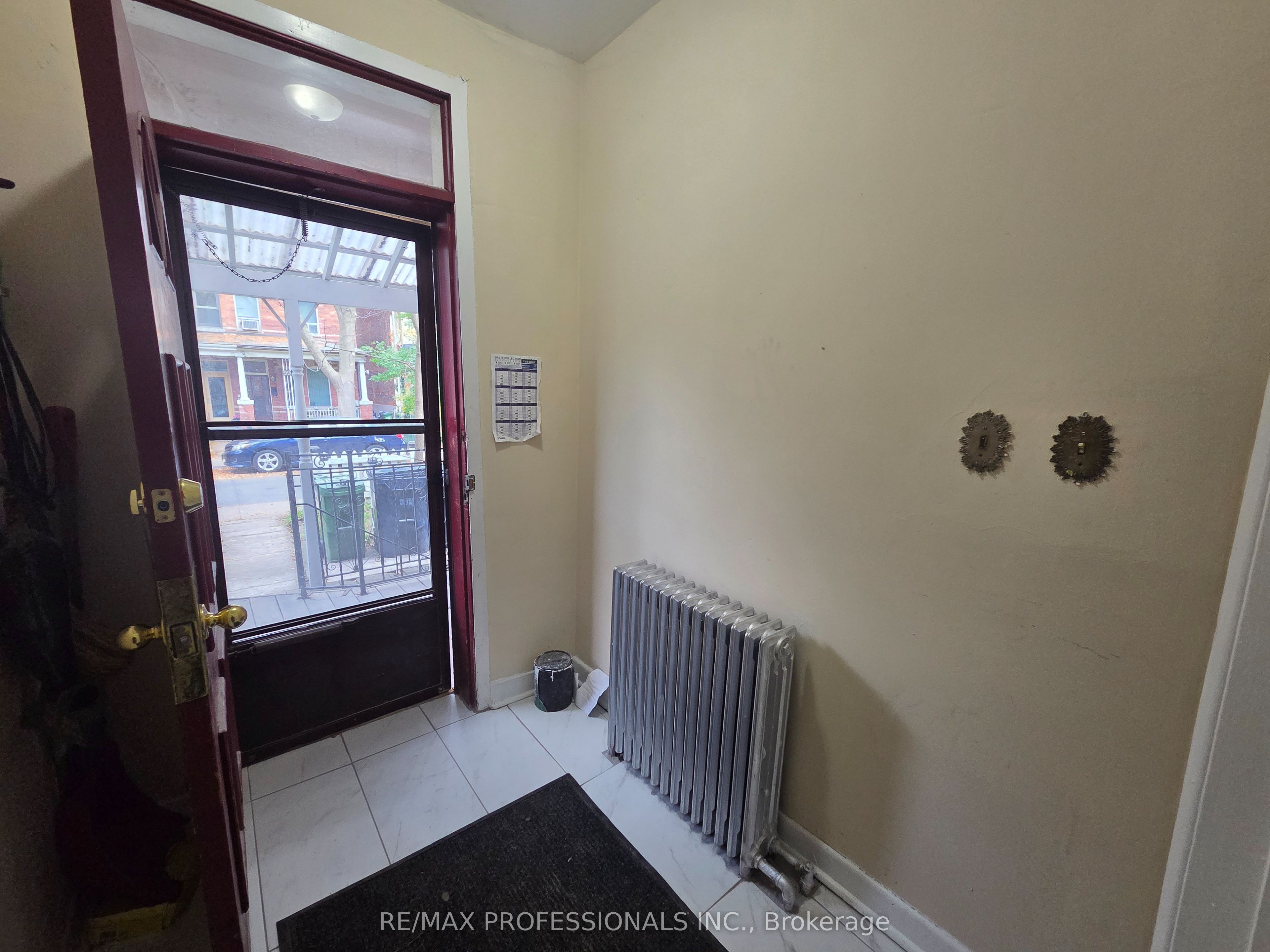 150 Robert Street Main Level Property Photo 7
