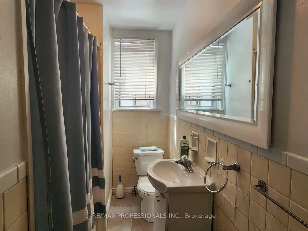 150 Robert Street Main Level Property Photo 8