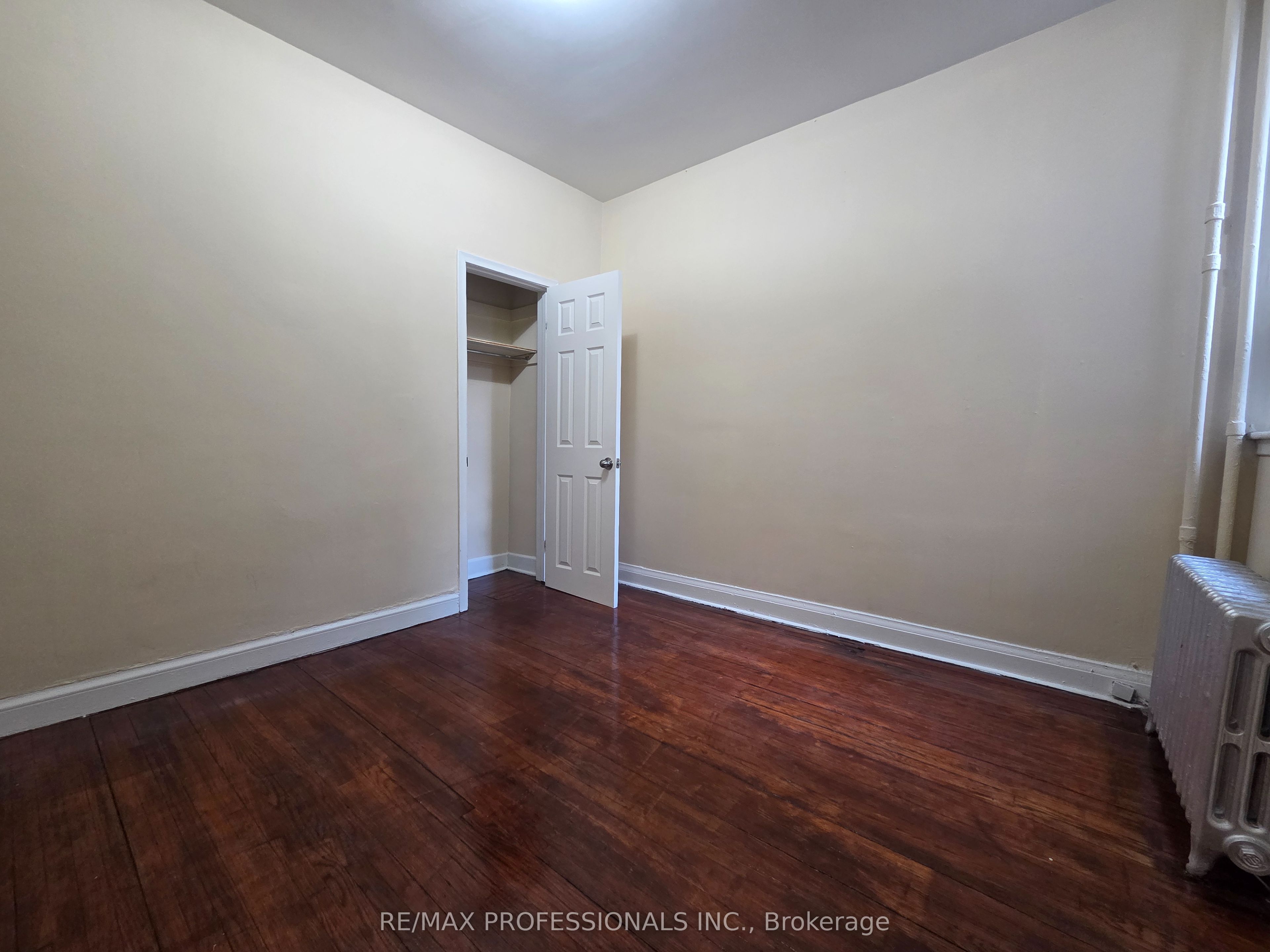 150 Robert Street Main Level Property Photo 9