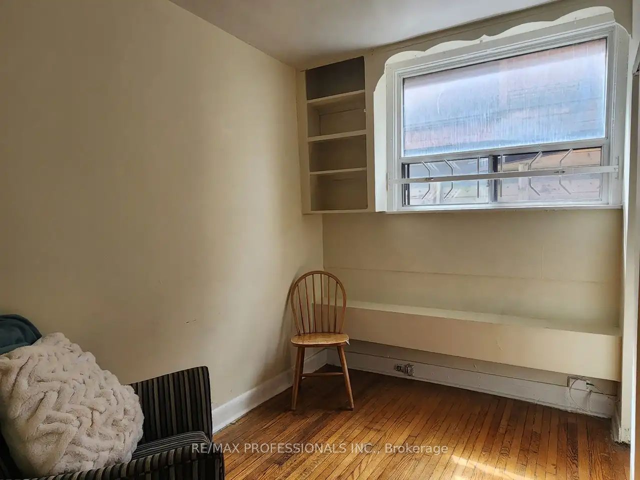 150 Robert Street Main Level Property Photo 10