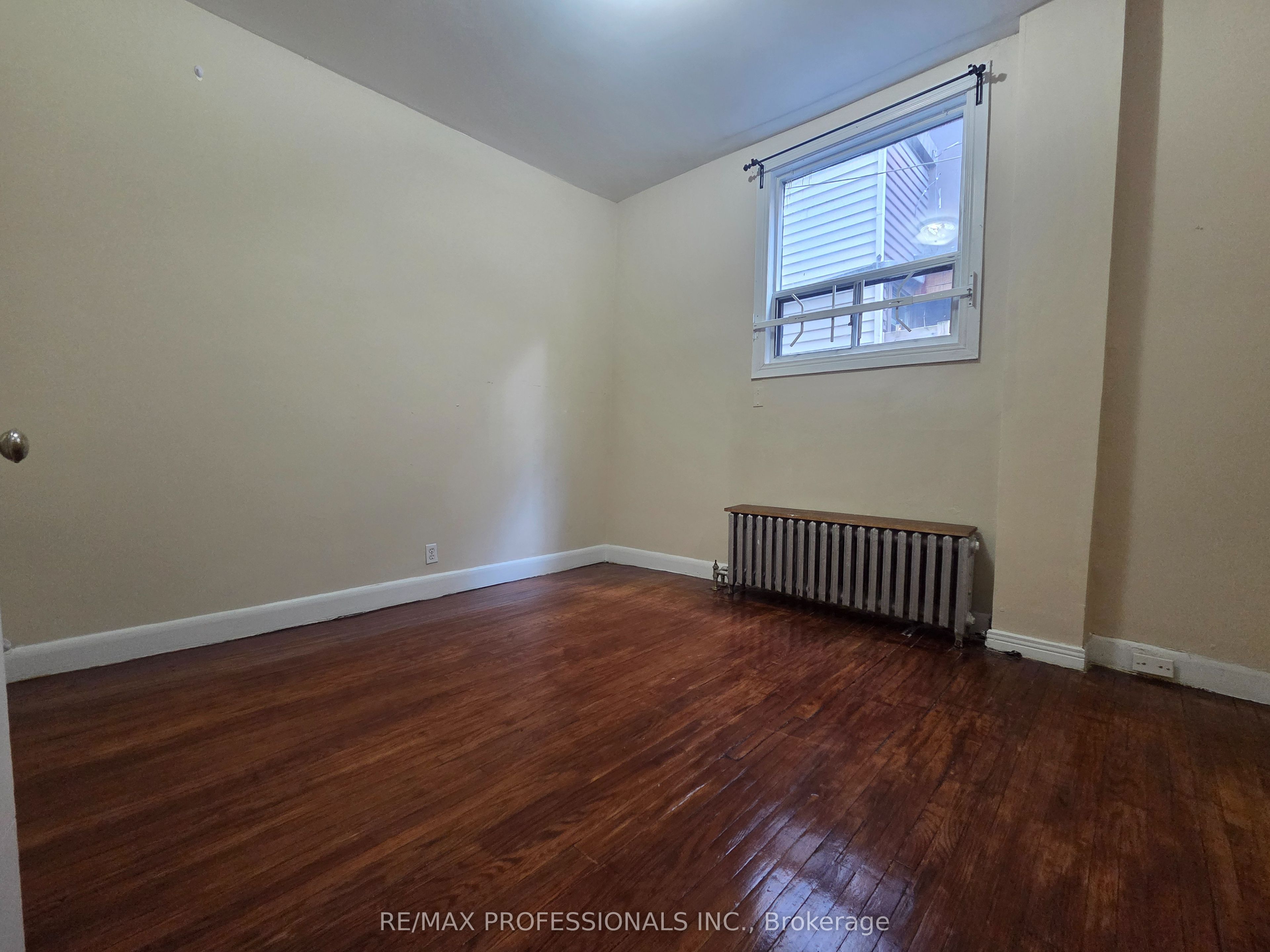 150 Robert Street Main Level Property Photo 10